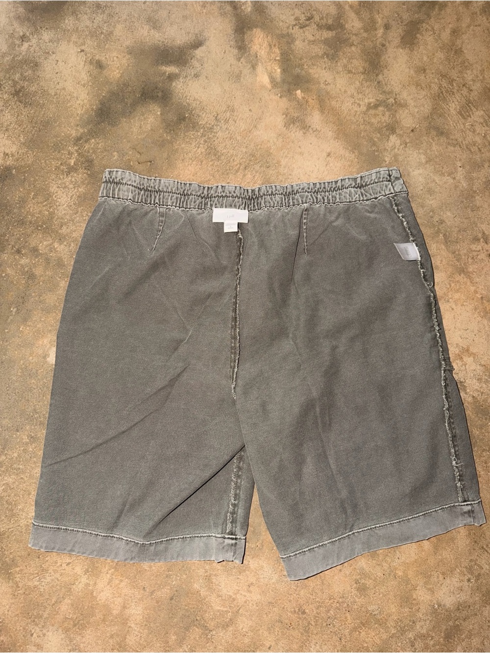J. Jill Gray Tencel Blend Bermuda Shorts Petite 8 Patch Pocket Stretch - Picture 9 of 11
